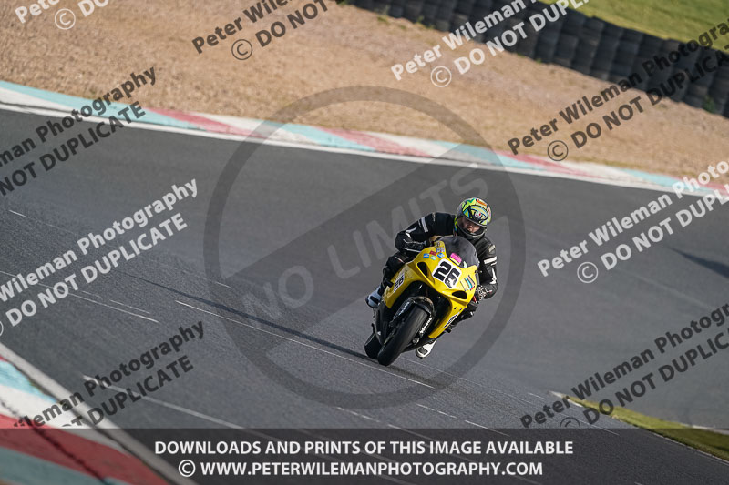 enduro digital images;event digital images;eventdigitalimages;mallory park;mallory park photographs;mallory park trackday;mallory park trackday photographs;no limits trackdays;peter wileman photography;racing digital images;trackday digital images;trackday photos